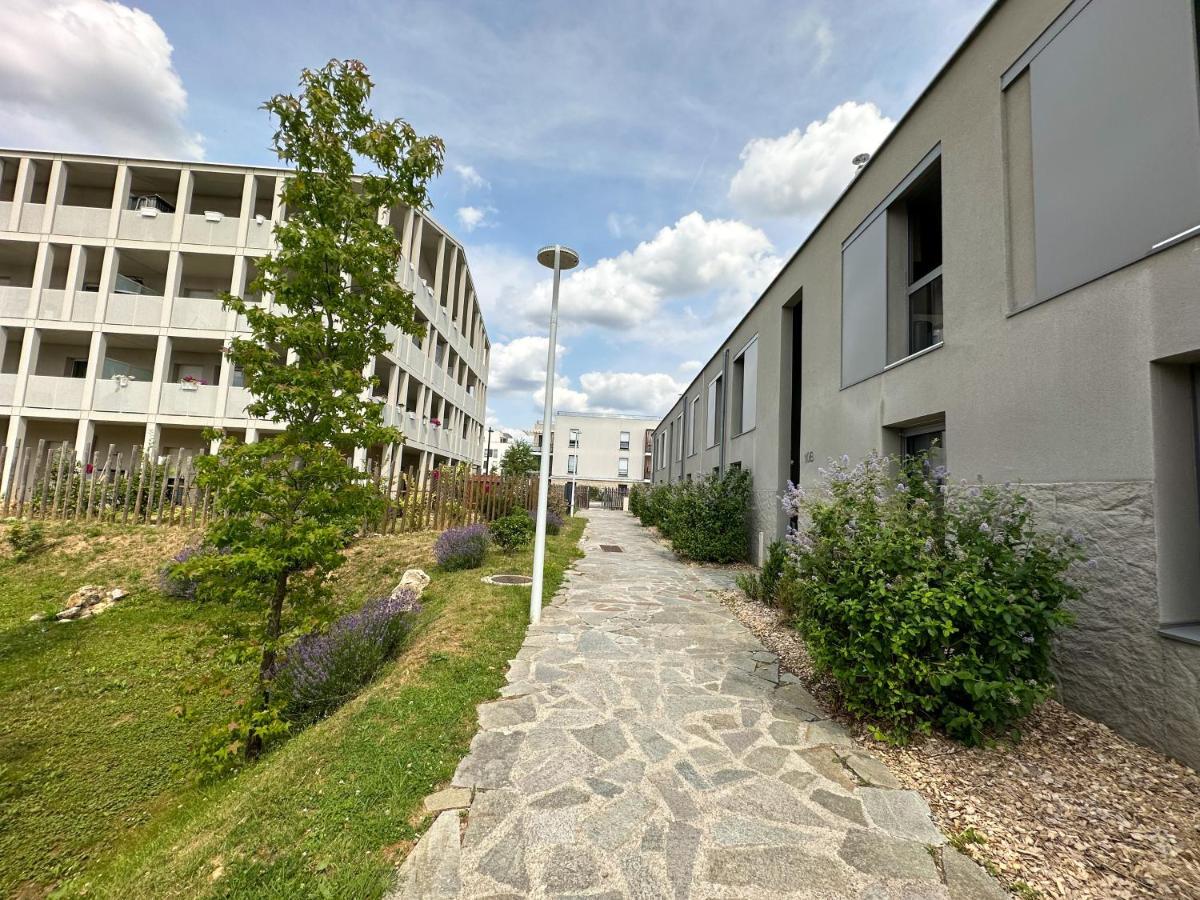 Loggia Dream Jacuzzi Apartment Montévrain Exterior foto